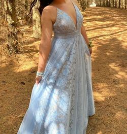 David's Bridal Blue Size 6 Plunge Medium Height Prom Straight Dress on Queenly
