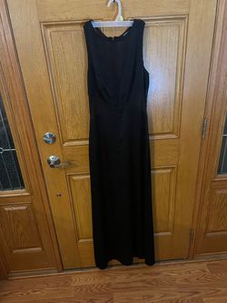 Forever 21 Black Size 4 High Neck Floor Length Prom A-line Dress on Queenly