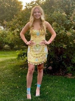 Style 40080 Rachel Allan Yellow Size 4 Sorority Formal Summer Cocktail Dress on Queenly