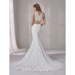 Pronovias White Size 10 70 Off V Neck Mermaid Dress on Queenly