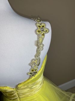 Sherri Hill Yellow Size 2 Prom Train Dress on Queenly