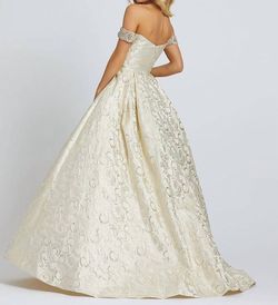 Style 1-671420718-98 MAC DUGGAL Gold Size 10 Floor Length 1-671420718-98 Ball gown on Queenly