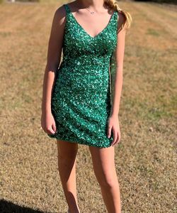 Style 53931 Sherri Hill Green Size 2 Fully Beaded Appearance Emerald Cocktail Dress on Queenly