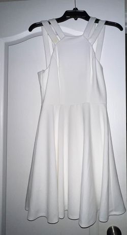 White Size 8 Cocktail Dress on Queenly