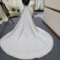 Style ACE2111 Exclusive by Allure White Size 4 Floor Length Embroidery Spaghetti Strap Tall Height A-line Dress on Queenly