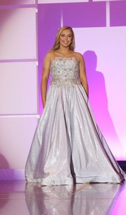Mac Duggal Silver Size 12 Ball gown on Queenly