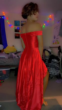 Windsor Red Size 6 $300 Prom Train Dress on Queenly