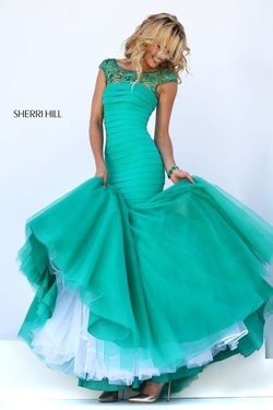 Sherri Hill Green Size 2 Appearance Medium Height Prom Mermaid Dress on Queenly