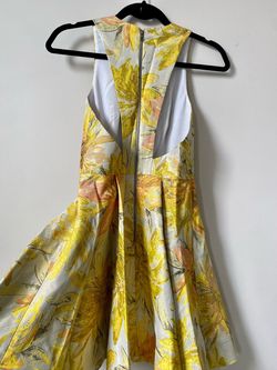 Alice & Olivia Yellow Size 0 50 Off A-line Dress on Queenly