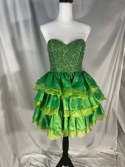 Johnathan Kayne Green Size 8 Free Shipping Pageant Cocktail Dress on Queenly