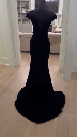Style 44637 Sherri Hill Black Size 4 Tall Height Side slit Dress on Queenly