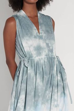 Style 1-3274931099-6 Raquel Allegra Blue Size 0 Free Shipping V Neck Cocktail Dress on Queenly