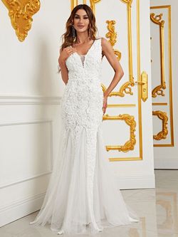 Style FSWD1111 Faeriesty White Size 12 Plunge Fswd1111 Floor Length Mermaid Dress on Queenly