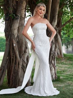 Style LAWD8051 Faeriesty White Size 0 Floor Length Military Mermaid Dress on Queenly