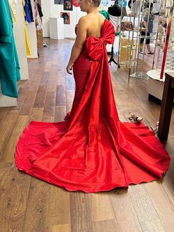 Johnathan Kayne Bright Red Size 6 Pageant Floor Length Prom Straight Dress on Queenly