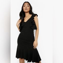 Boohoo Black Size 10 Plunge Flare Cocktail Dress on Queenly