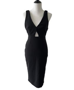 Forever21 Black Size 4 Plunge Cocktail Dress on Queenly