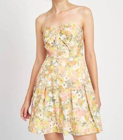 Style 1-1406263531-2901 En Saison Yellow Size 8 Pattern Cocktail Dress on Queenly
