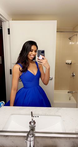 Mac Duggal Blue Size 2 Plunge Quinceanera Cocktail Dress on Queenly