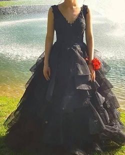 Ellie Wilde Black Size 0 Free Shipping Prom Ball gown on Queenly