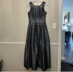 Jessica. Gray Size 6 Swoop Floor Length A-line Dress on Queenly