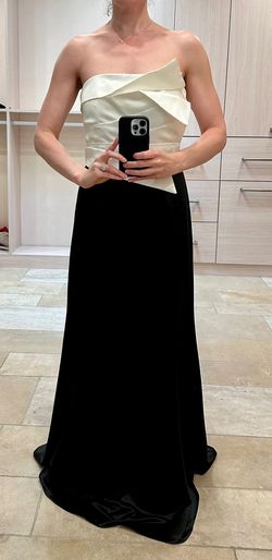 Style -1 Laundry by Shelli Segal Black Size 2 Floor Length Prom Straight Dress on Queenly