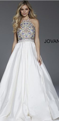 Style 52177A Jovani White Size 6 Floor Length Halter Ball gown on Queenly