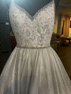 Sherri Hill White Size 4 Prom Floor Length Plunge Ball gown on Queenly
