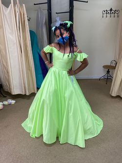 Mac Duggal Green Size 6 Jersey Short Height Ball gown on Queenly