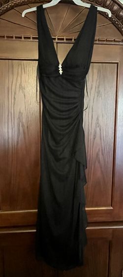Style BA22623 Cache Black Size 4 Plunge Jersey Prom Cocktail Dress on Queenly