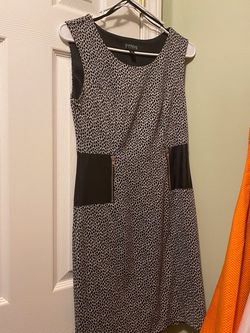 Calvin Klein Black Size 4 Square Neck Cocktail Dress on Queenly