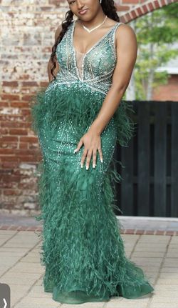 Style 03023 Jovani Green Size 8 Prom Floor Length Straight Dress on Queenly