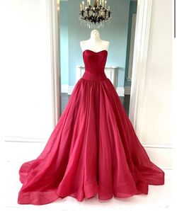Style 44602 Sherri Hill Red Size 6 Strapless Train Jersey Ball gown on Queenly