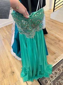Sherri Hill Green Size 6 Jewelled Prom Ball gown on Queenly