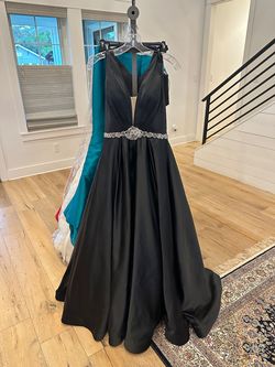Sherri Hill Black Size 8 Plunge Medium Height Prom Ball gown on Queenly