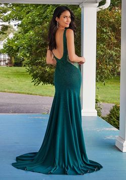 Style 47064 MoriLee Green Size 6 Mori Lee Tall Height Plunge Pageant Straight Dress on Queenly