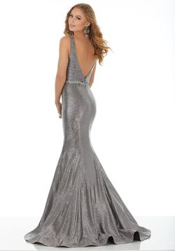 Style 42062 MoriLee Silver Size 0 V Neck Shiny Mori Lee Mermaid Dress on Queenly