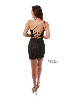 Style V-60039 Vienna Black Size 2 Cocktail Dress on Queenly