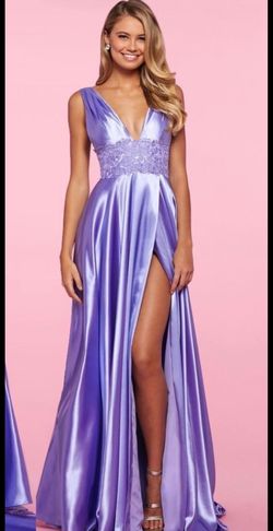 Style 53352 Sherri Hill Purple Size 2 Prom A-line Dress on Queenly
