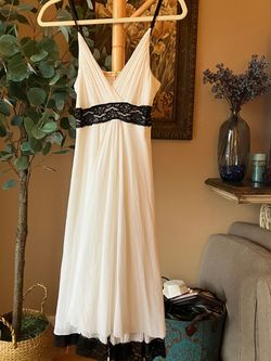 Viviana White Size 4 Plunge Engagement Sheer Straight Dress on Queenly