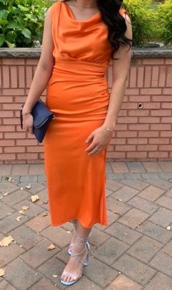 Lina Orange Size 4 Satin Nightclub Fitted Cocktail Dress on Queenly