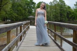 Gray Size 6 Straight Dress on Queenly