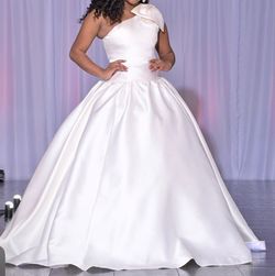Jovani White Size 8 Cotillion One Shoulder 50 Off Ball gown on Queenly