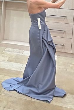 Badgley Mischka Blue Size 4 Prom Gala Train Dress on Queenly