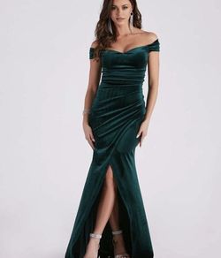 Style Georgina Windsor Green Size 4 Floor Length Prom Side slit Dress on Queenly