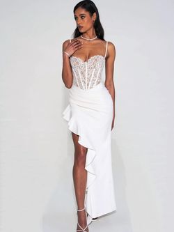 Style 2523MC32White Miss Circle White Size 2 Floor Length Plunge Mermaid Dress on Queenly