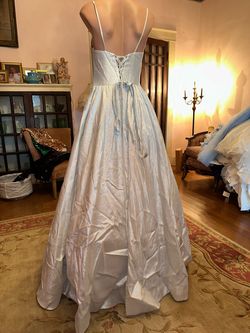 Madison James White Size 8 Floor Length Plunge Ball gown on Queenly