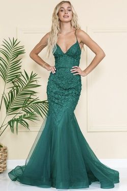 Style SU066 Amelia Couture Green Size 10 Tall Height Shiny Floor Length Mermaid Dress on Queenly
