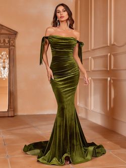 Style FSWD1998 Faeriesty Green Size 4 Polyester Velvet Military Mermaid Dress on Queenly