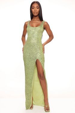 Fashion Nova Green Size 4 Floor Length Swoop Free Shipping Side slit Dress on Queenly